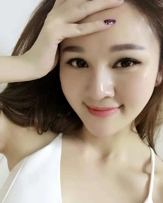 欣颖的第一张照片--新界闪婚服务中心