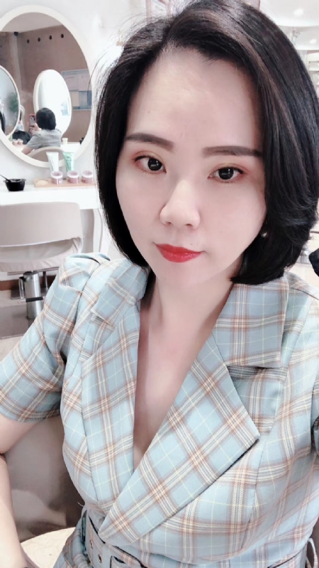 固执的第一张照片--新界闪婚服务中心