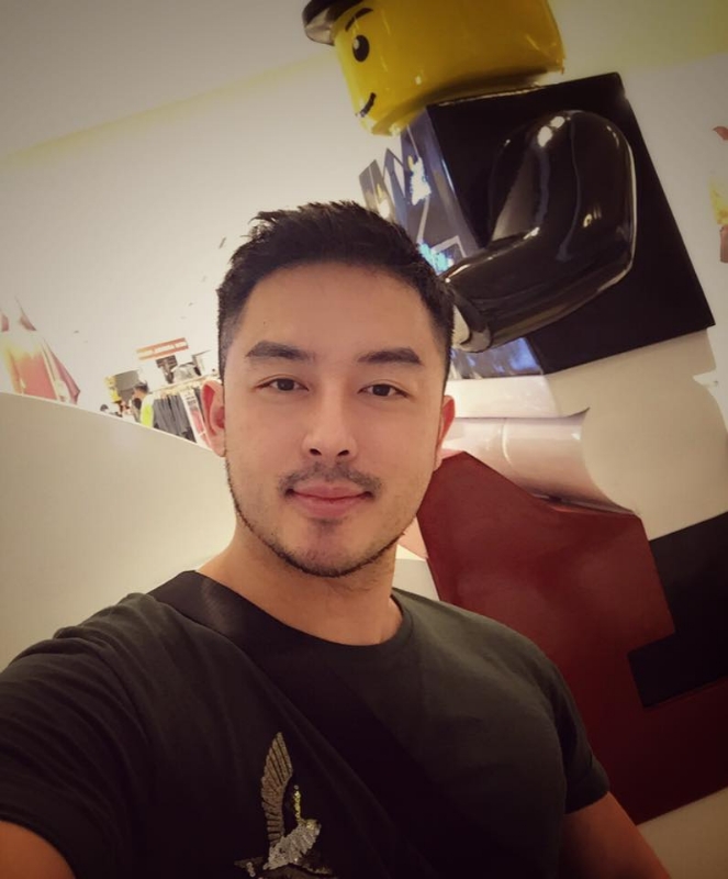 周周的第一张照片--新界闪婚服务中心
