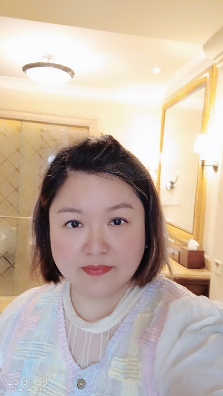 衎静玲瓏的第一张照片--新界闪婚服务中心